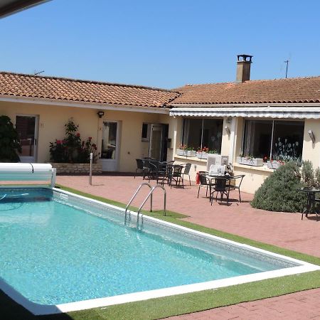 Hotel Auberge Des Charmilles Sainte-Soulle Bagian luar foto