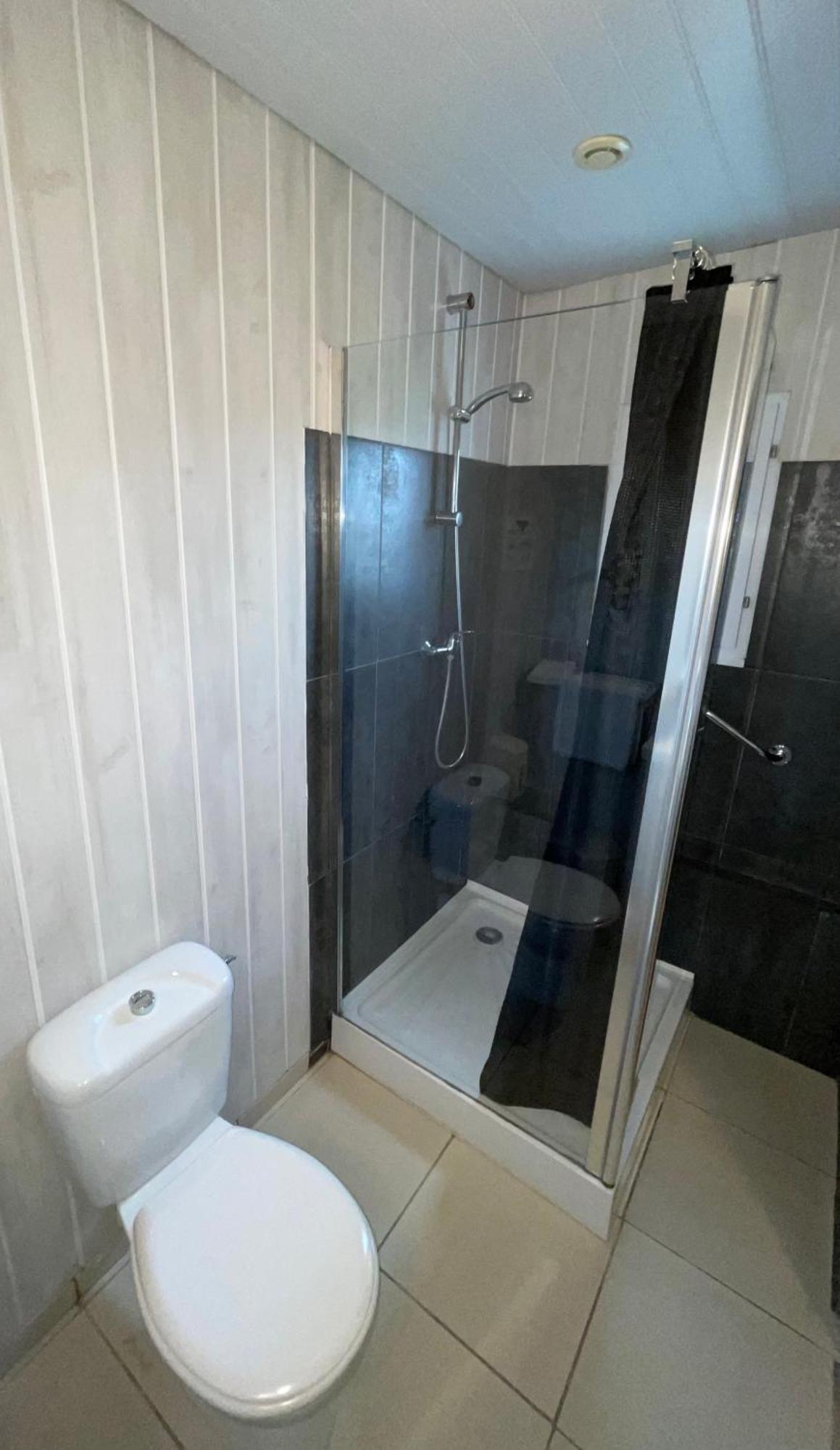 Hotel Auberge Des Charmilles Sainte-Soulle Ruang foto